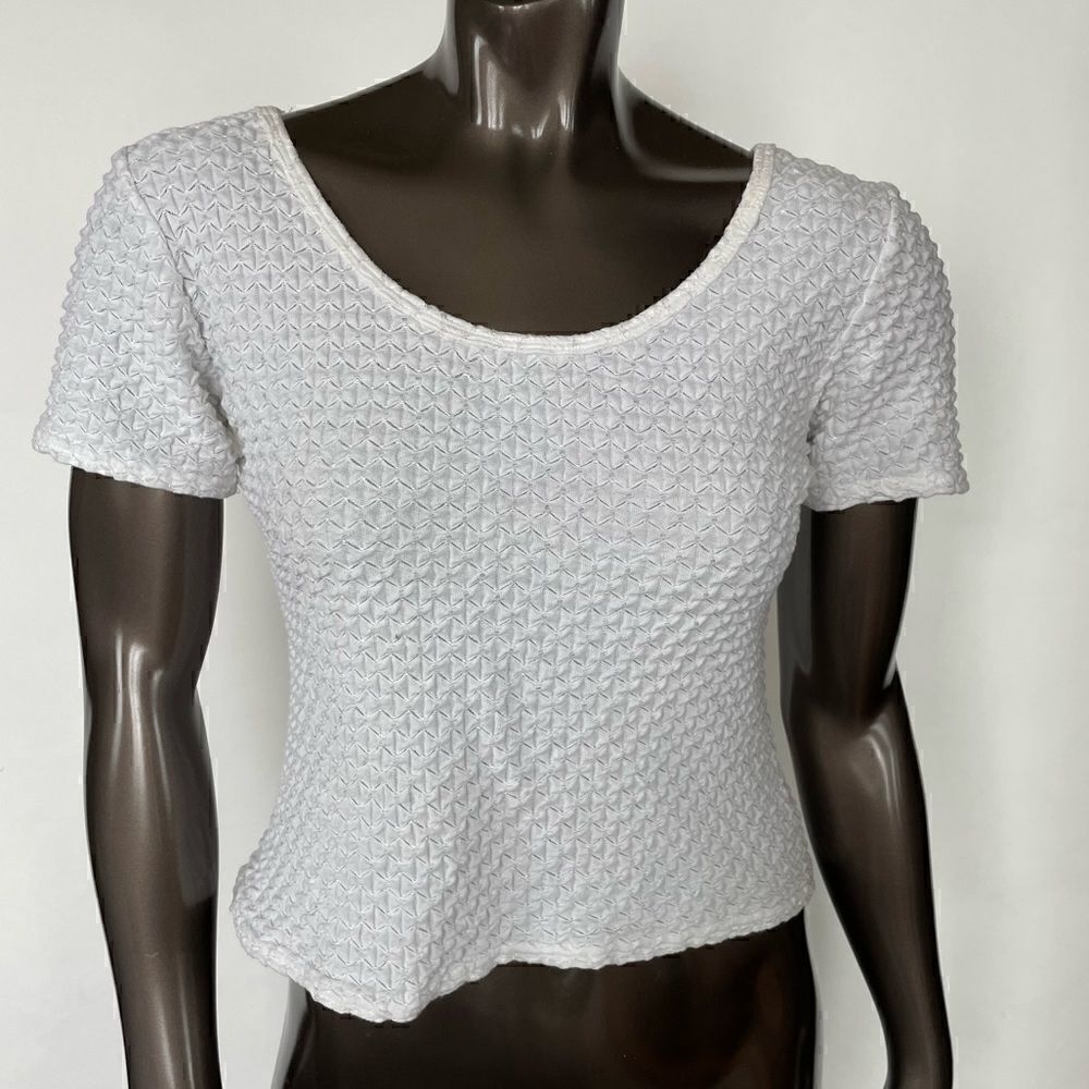Express Tricot Geometric Weave Stretch Short Sleeve Top